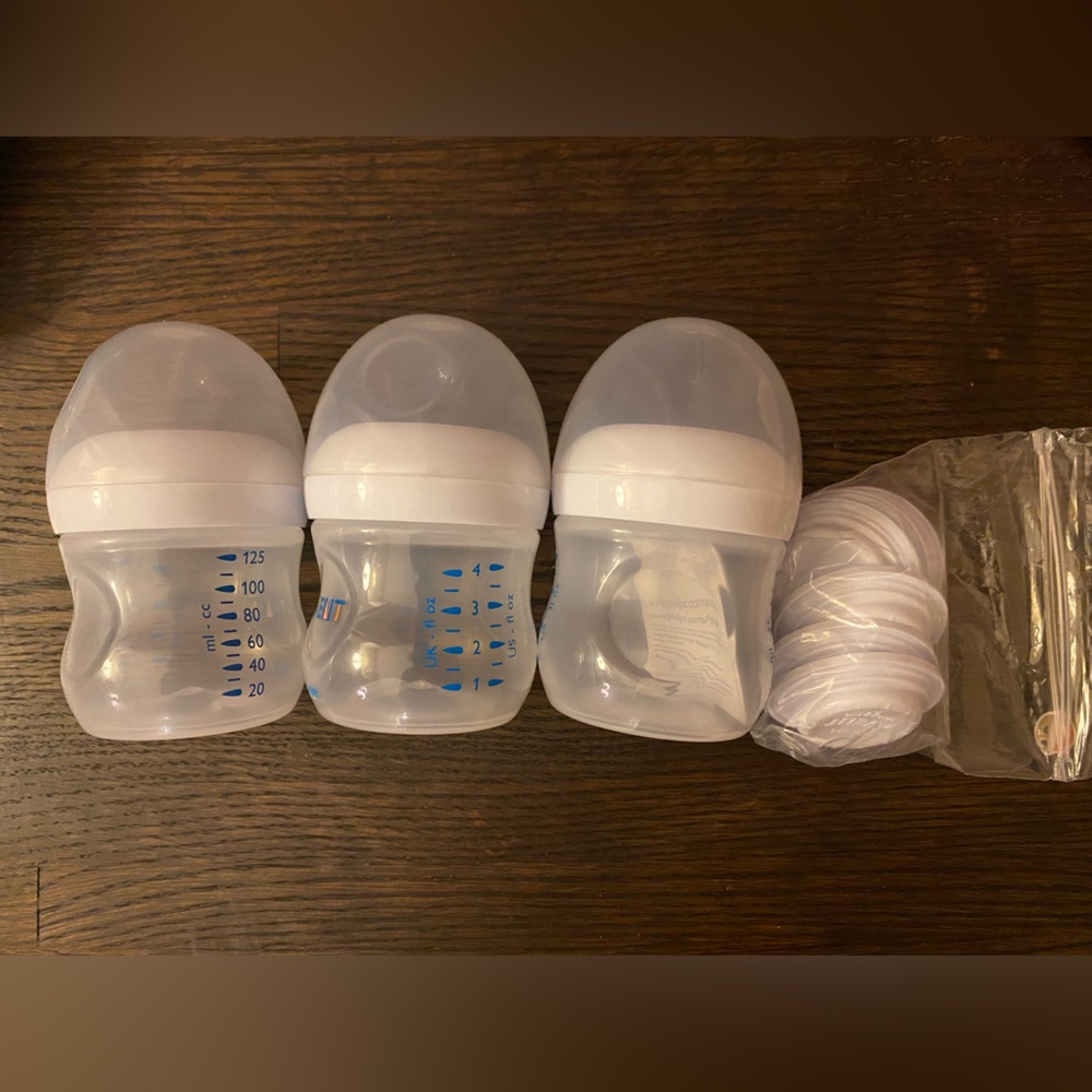 NEW Phillips Avent 4 ounce Baby bottles no nipples